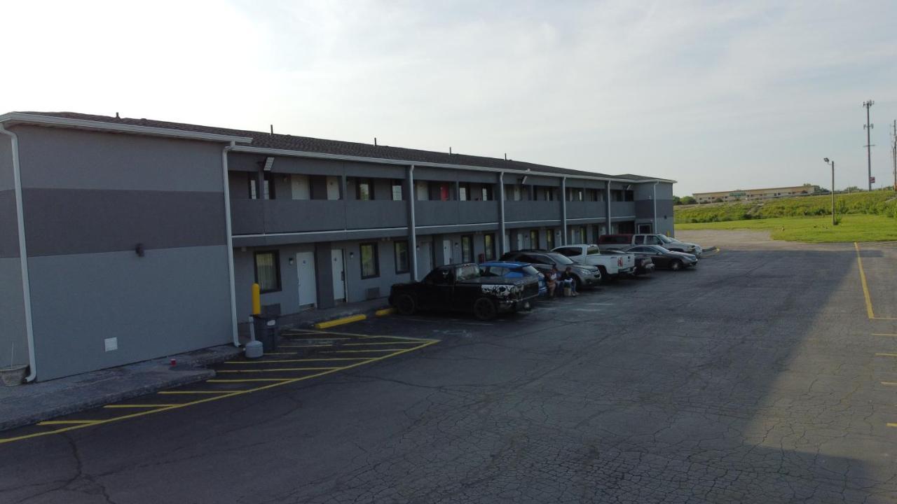 Days Inn By Wyndham Indianapolis East Post Road Exterior foto